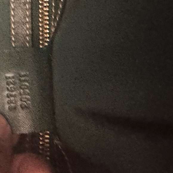 Authentic Gucci Pelham - Picture 4 of 8